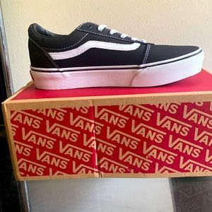 Vans U.S size 6 “Old School Vans”